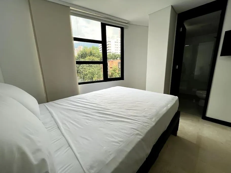 701, Beautiful Apartment In Heart Of El Poblado + View! Medellin
