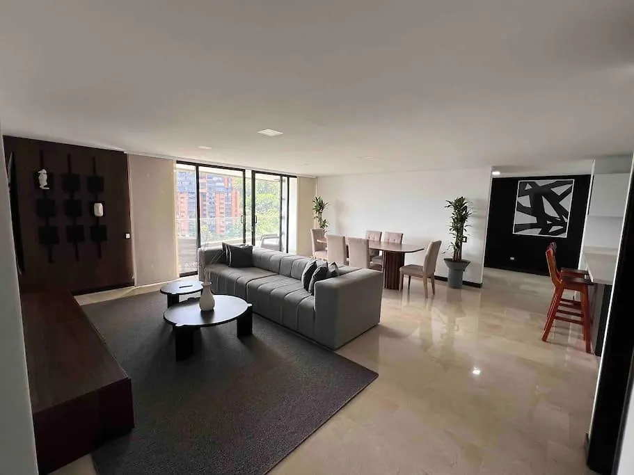 701, Beautiful Apartment In Heart Of El Poblado + View! contacts