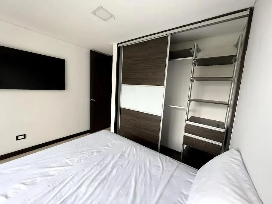 701, Beautiful Apartment In Heart Of El Poblado + View! Medellin