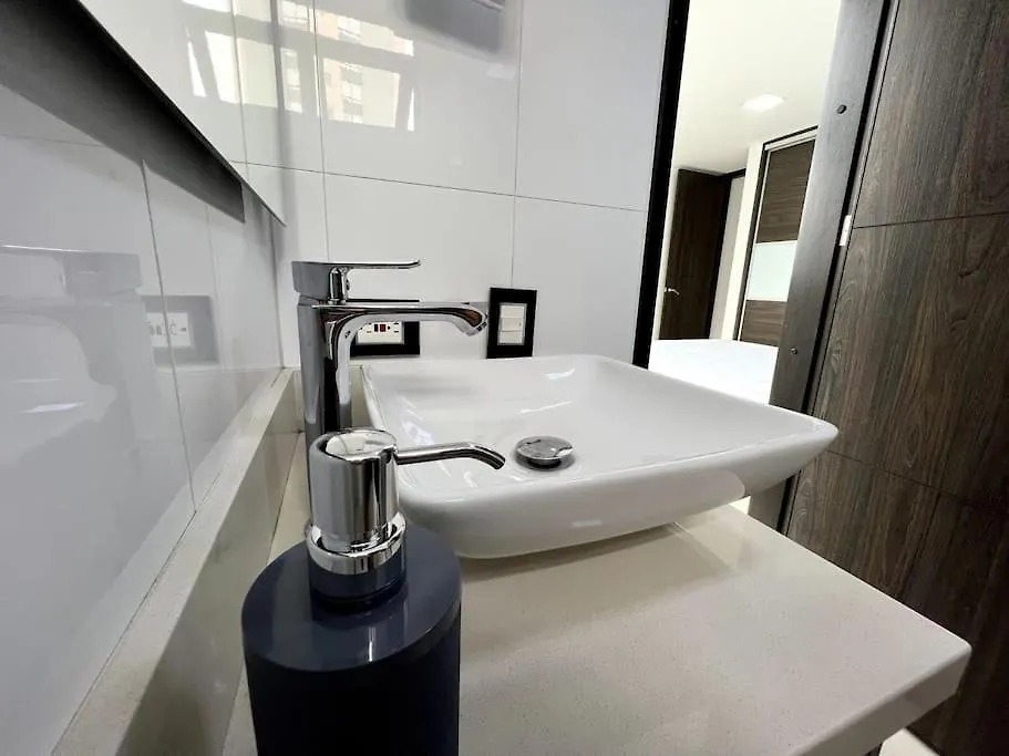 701, Beautiful Apartment In Heart Of El Poblado + View! Medellin 0*,
