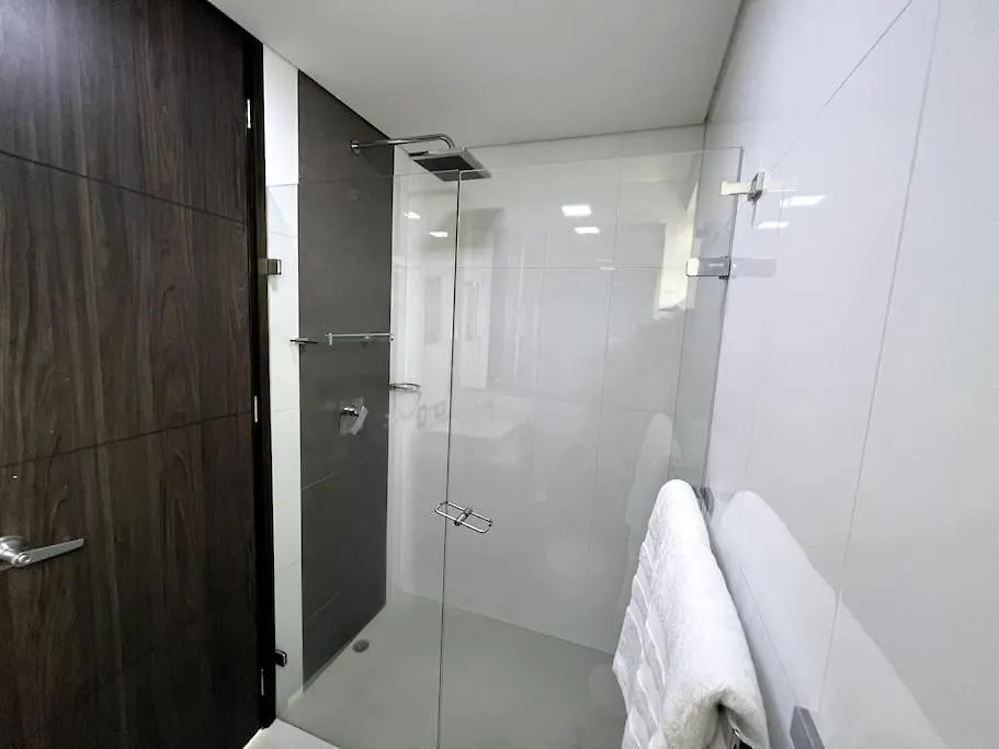 701, Beautiful Apartment In Heart Of El Poblado + View! Medellin