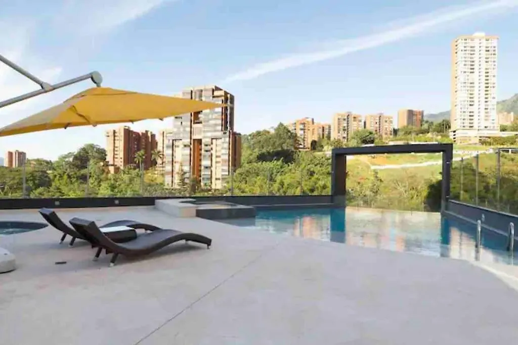701, Beautiful Apartment In Heart Of El Poblado + View! Medellin